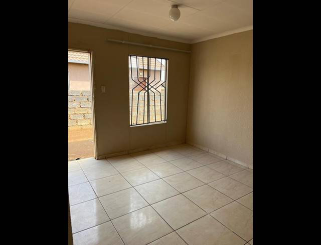 2 BEDROOM PROPERTY TO RENT IN WINDMILL PARK